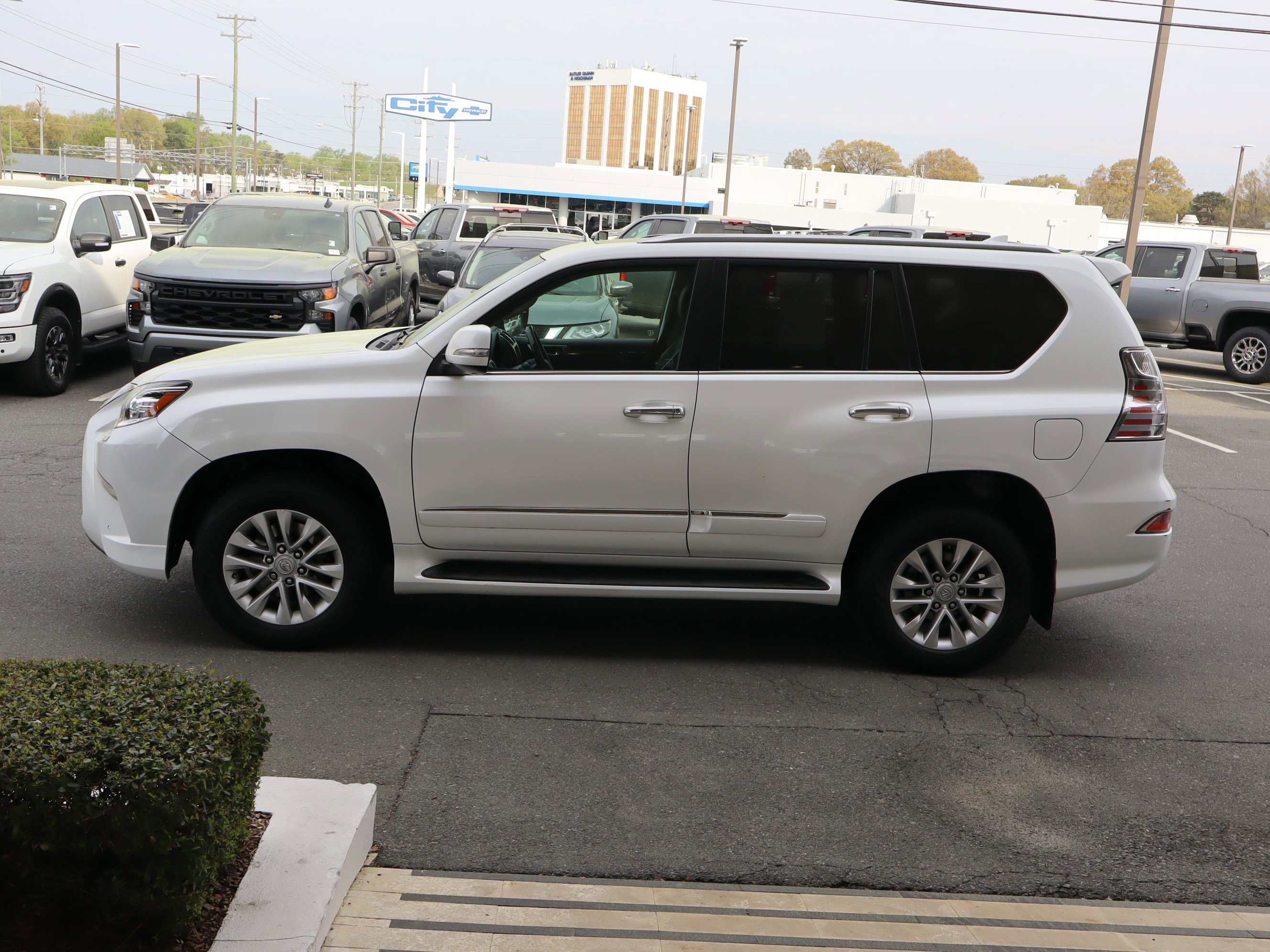 Used 2019 Lexus GX 460 Premium AWD/4WD image 7