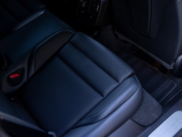 Used 2025 Porsche Cayenne S image 37