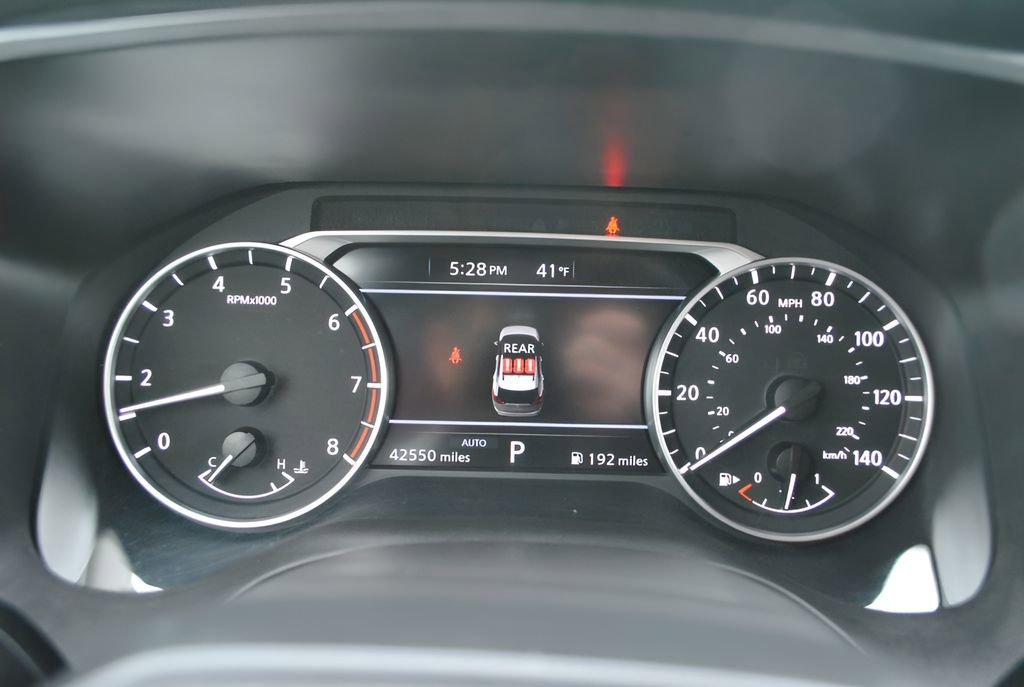 Used 2025 Nissan Rogue SV AWD/4WD image 14