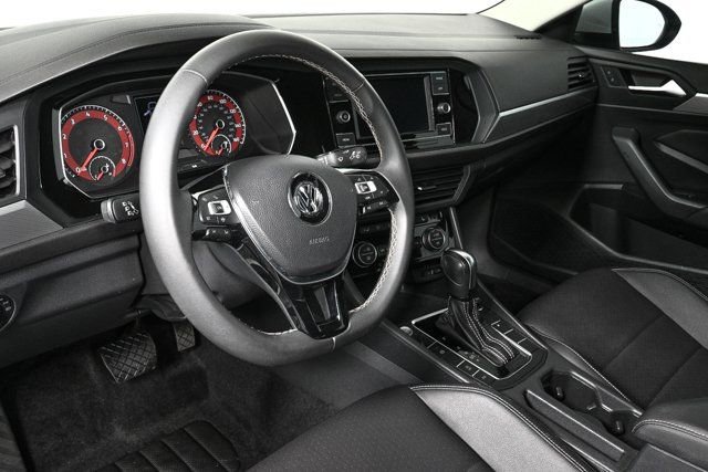 Used 2021 Volkswagen Jetta SE image 4