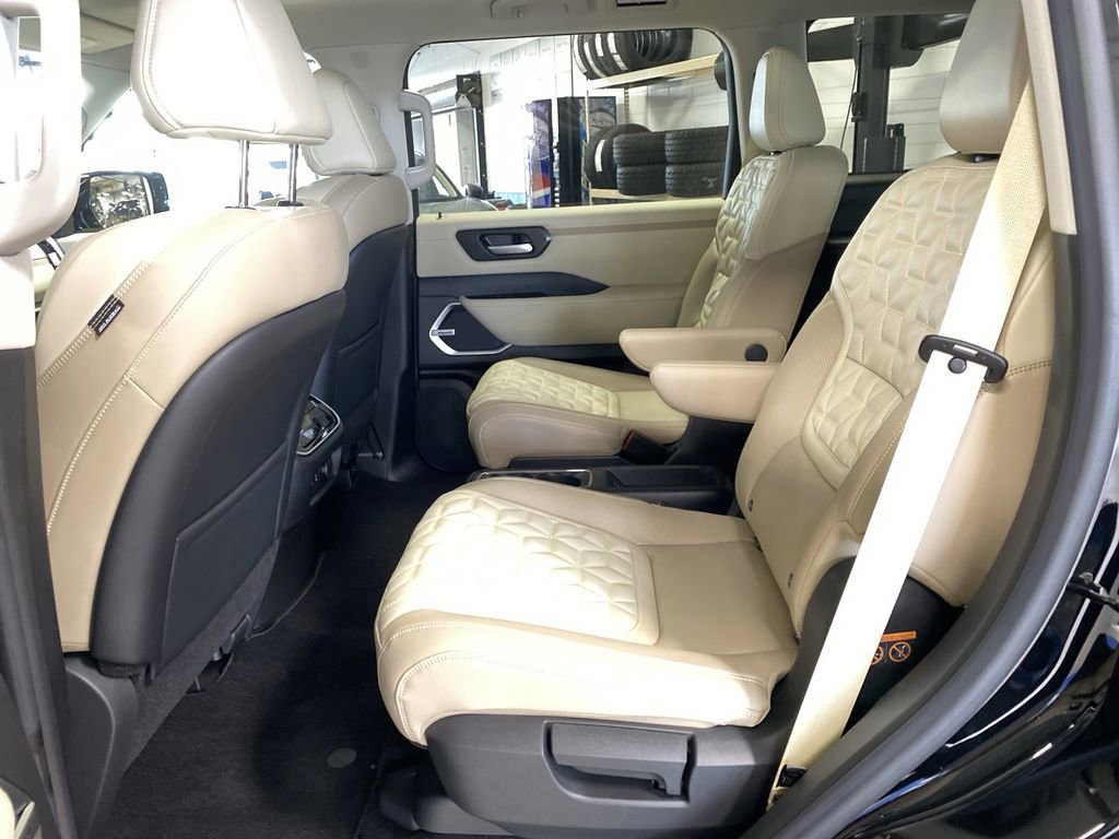 New 2025 Nissan Armada Platinum Reserve image 33
