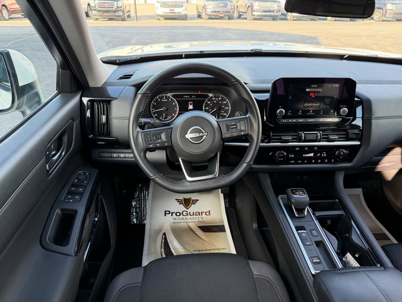 Used 2025 Nissan Pathfinder SV image 16