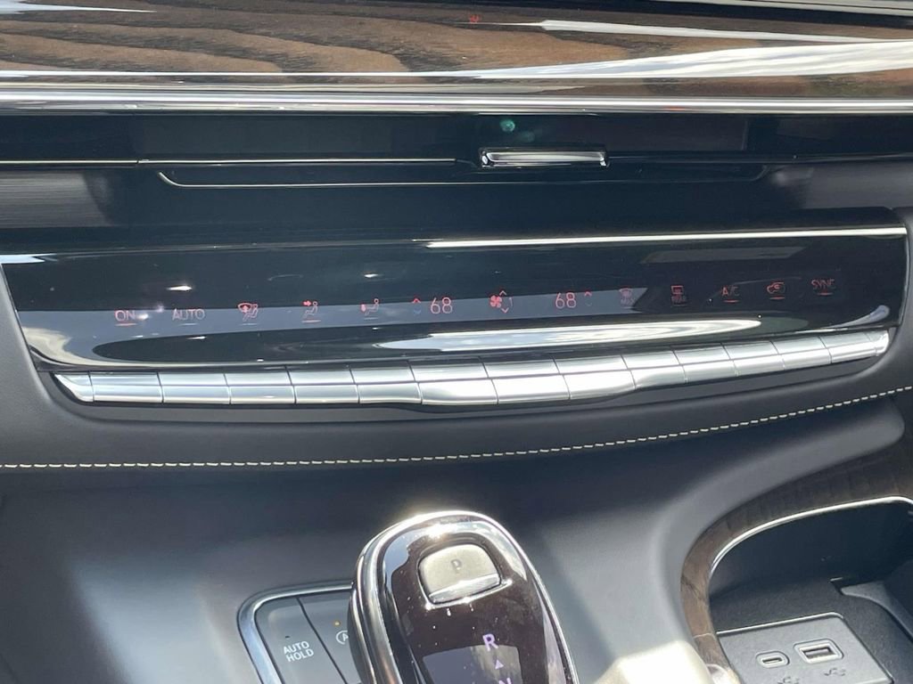 Used 2024 Cadillac Escalade ESV Sport Platinum w/ LPO, ONYX Package image 27