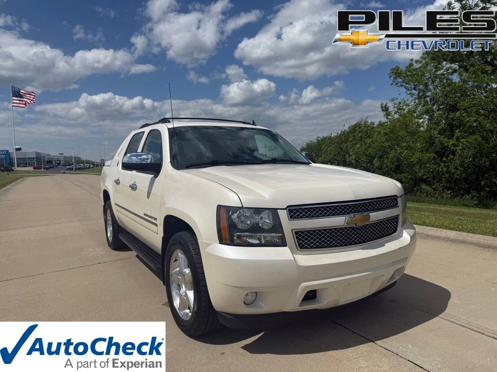 Used 2013 Chevrolet Avalanche LTZ AWD/4WD image 1