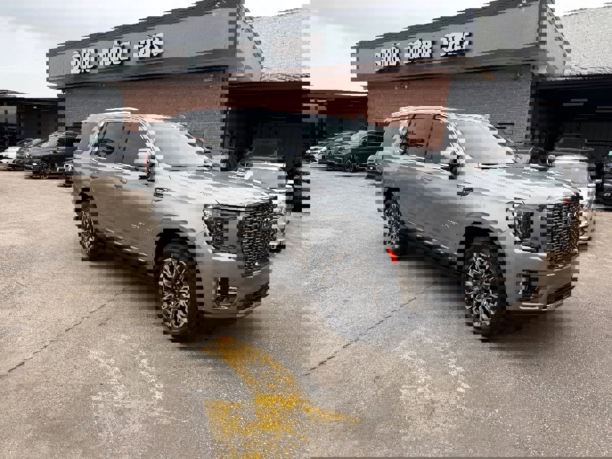 Used 2024 GMC Yukon Denali Ultimate image 3