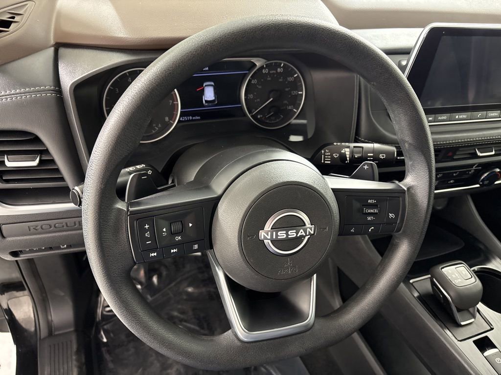 Used 2023 Nissan Rogue S image 23