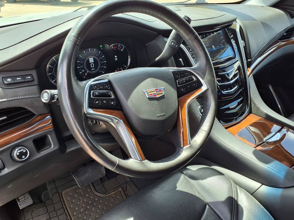 Used 2020 Cadillac Escalade ESV Luxury RWD image 17