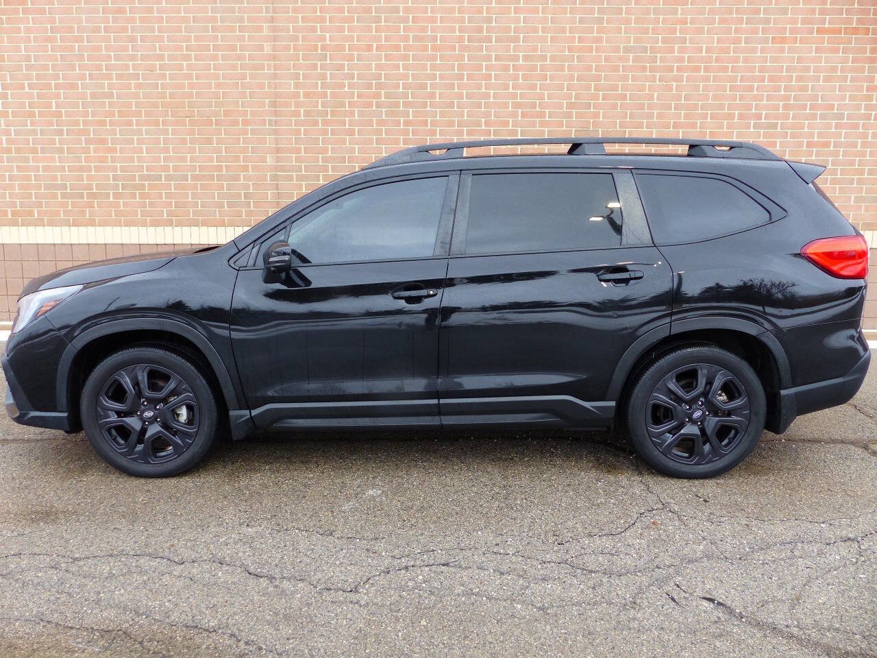 Used 2023 Subaru Ascent Onyx Edition Limited image 6