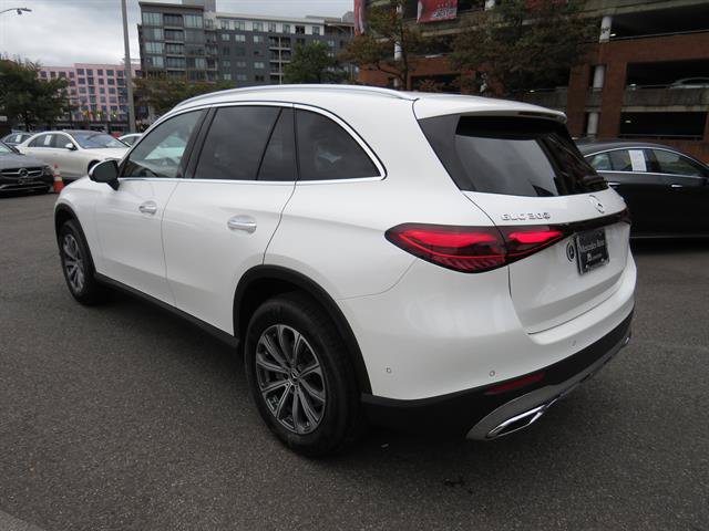 Used 2026 Mercedes-Benz GLC 300 4MATIC image 2