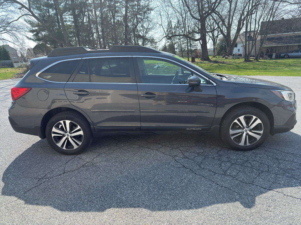 Used 2018 Subaru Outback 2.5i Limited image 6
