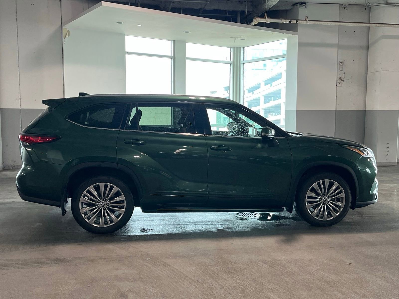 Used 2023 Toyota Highlander Platinum image 13