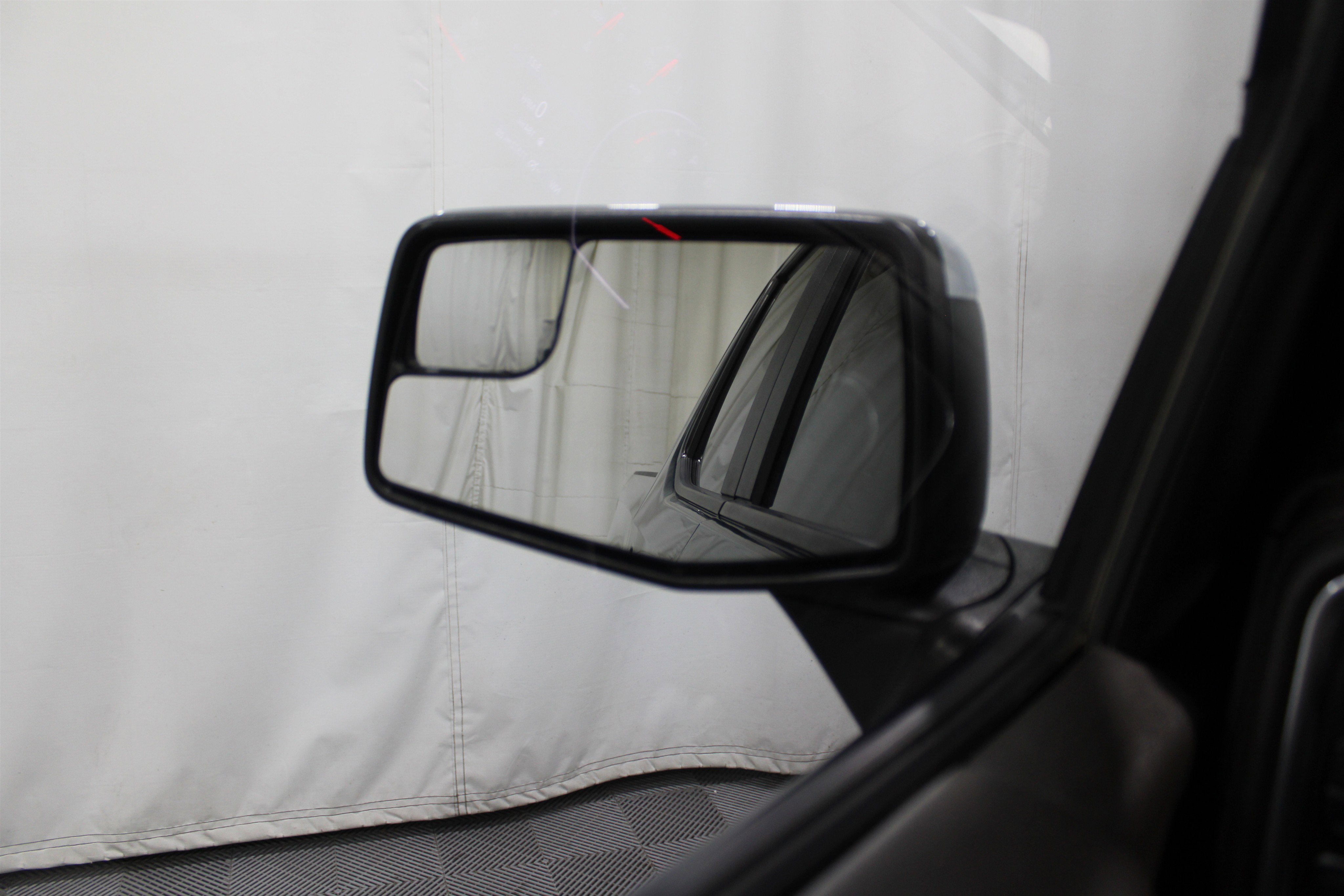 Used 2020 Chevrolet Silverado 1500 LT w/ Texas Edition image 13