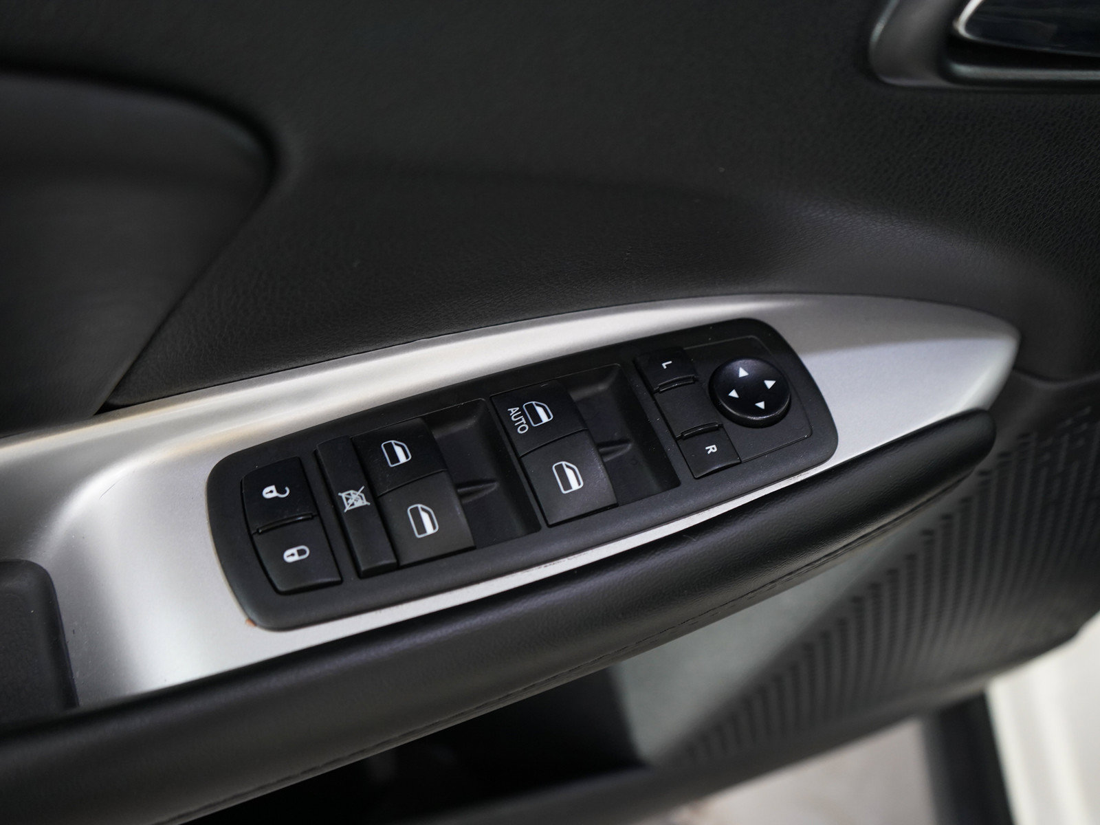 Used 2019 Dodge Journey SE w/ Blacktop Package FWD image 20