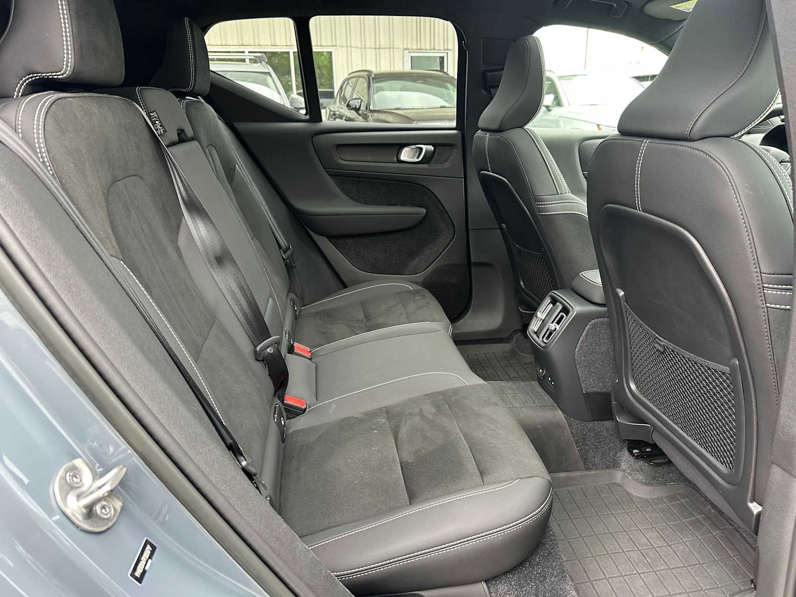 Used 2023 Volvo XC40 Recharge Plus w/ Protection Package Premier AWD/4WD image 13