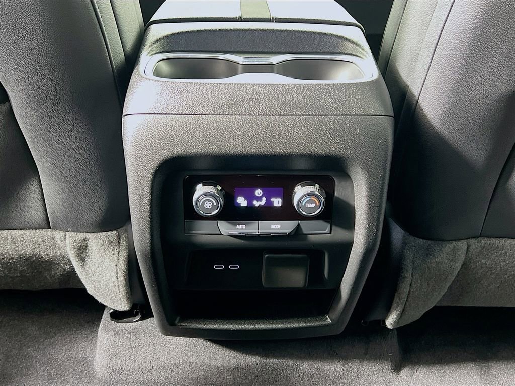 Used 2024 Chevrolet Traverse Z71 w/ Enhanced Driving Package image 25