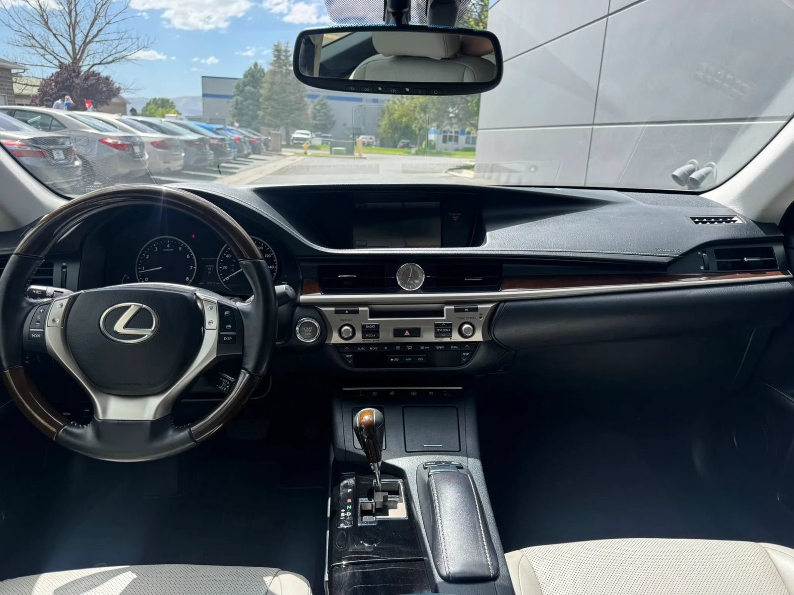 Used 2014 Lexus ES 350 w/ Luxury Package FWD image 13