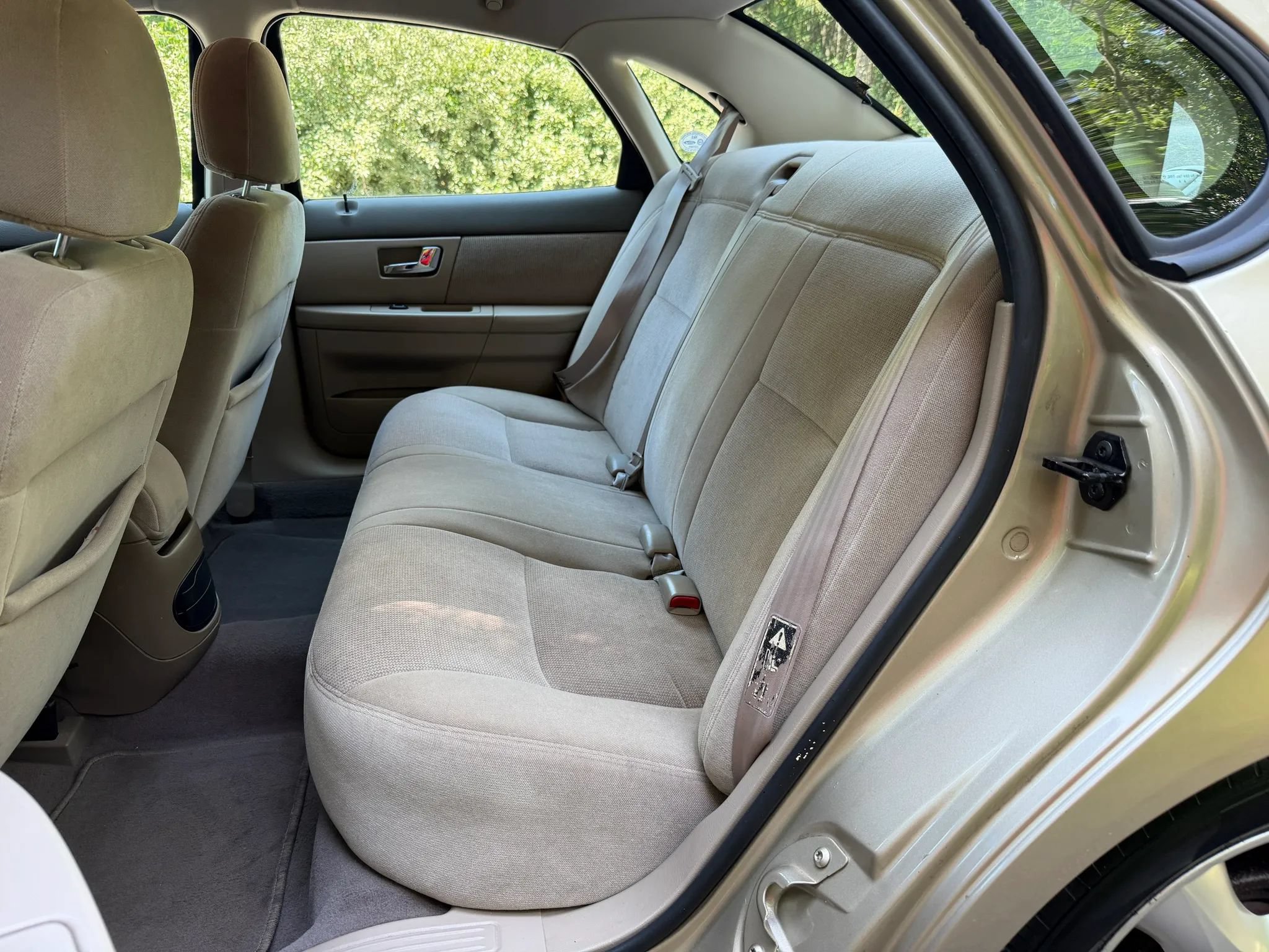 Used 2000 Ford Taurus SE FWD image 12