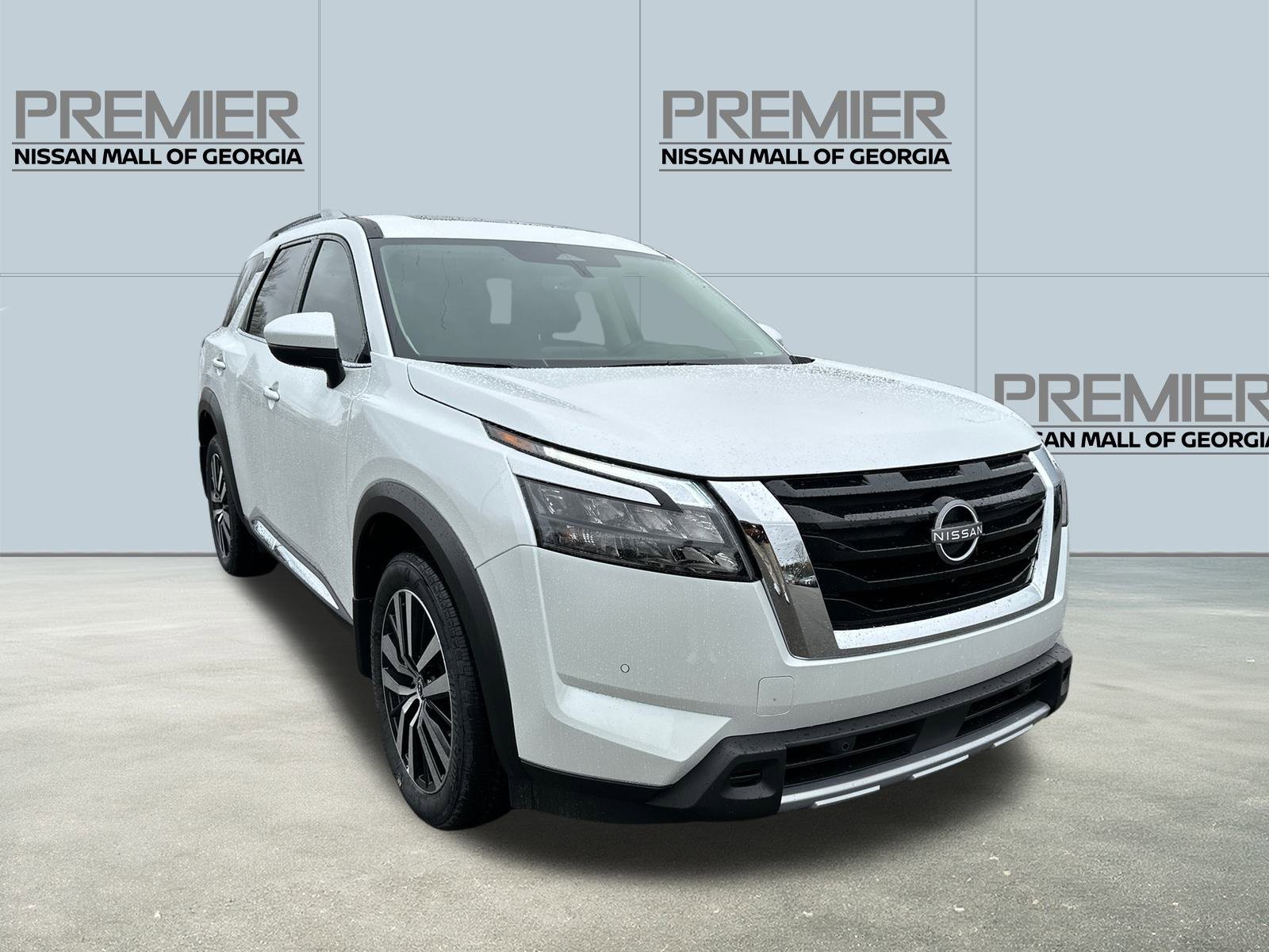 New 2025 Nissan Pathfinder Platinum image 3