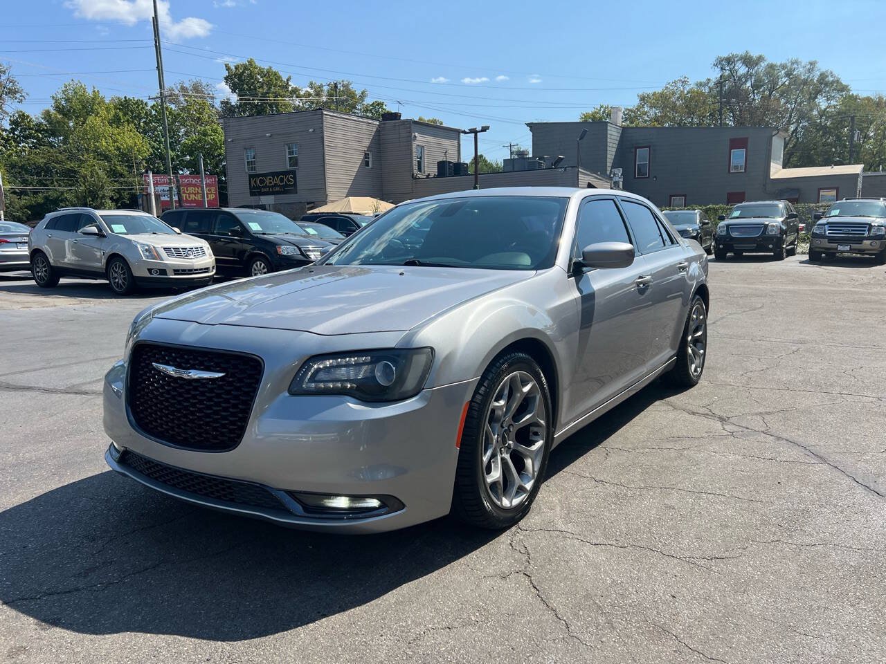 Used 2015 Chrysler 300 S RWD image 4
