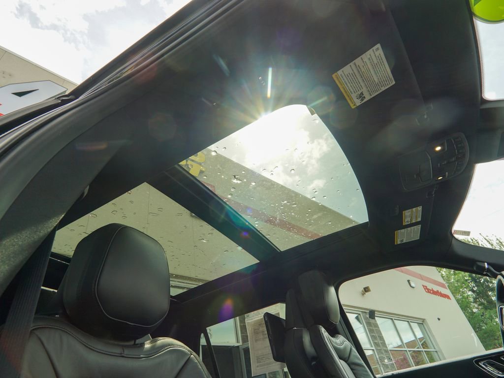 Used 2021 Lincoln Navigator L Reserve w/ Luxury Package image 37