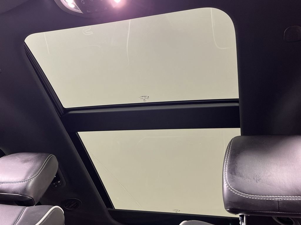 Used 2025 Chrysler Pacifica Limited FWD image 22
