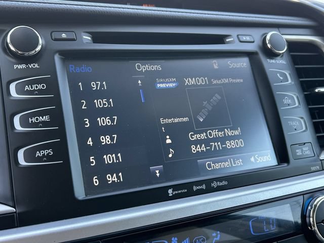 Used 2017 Toyota Highlander XLE AWD/4WD image 25
