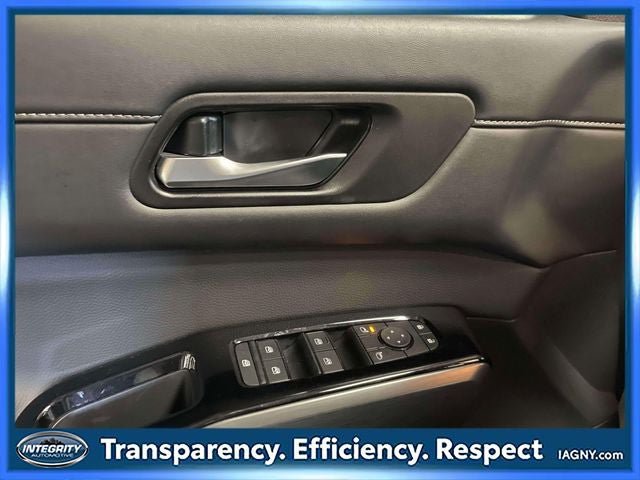Certified 2025 Nissan Pathfinder SL AWD/4WD image 16