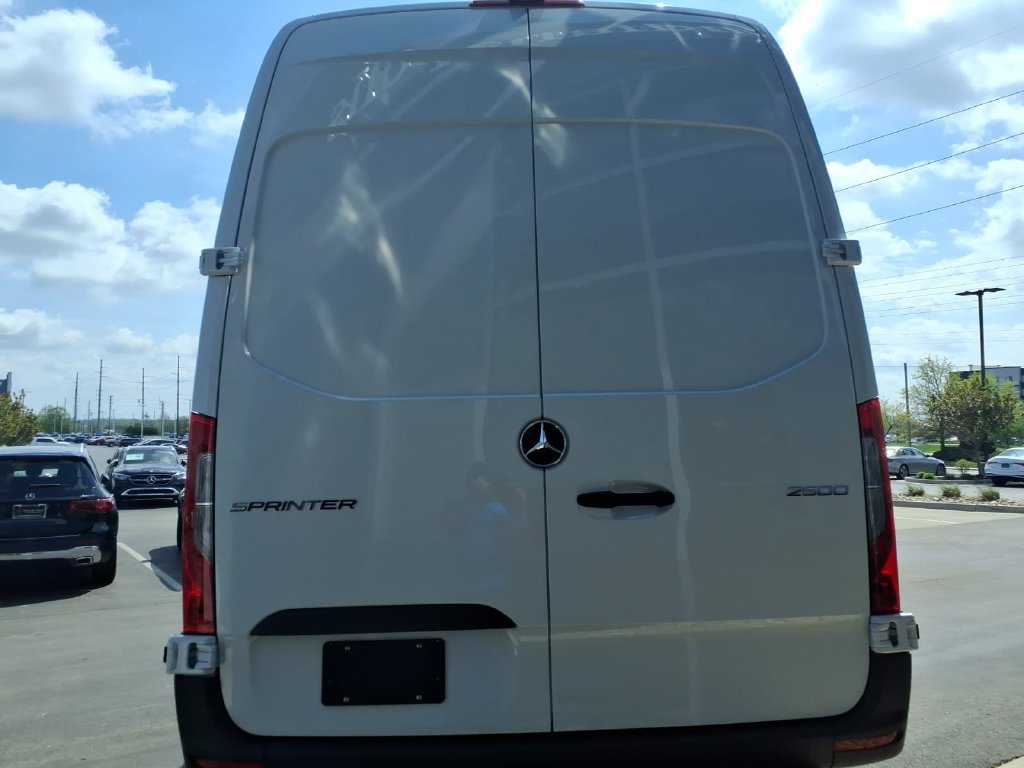 Used 2026 Mercedes-Benz Sprinter 2500 image 5