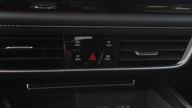 Used 2024 Volkswagen Atlas Cross Sport SEL R-Line image 25