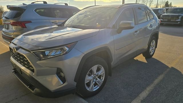 Used 2019 Toyota RAV4 XLE image 3