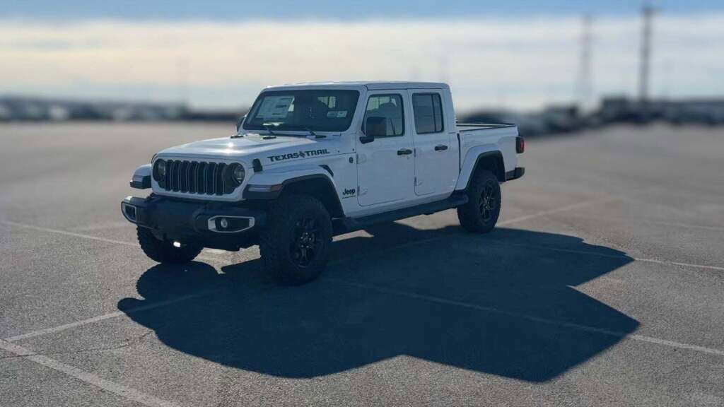 New 2026 Jeep Gladiator Sport image 1