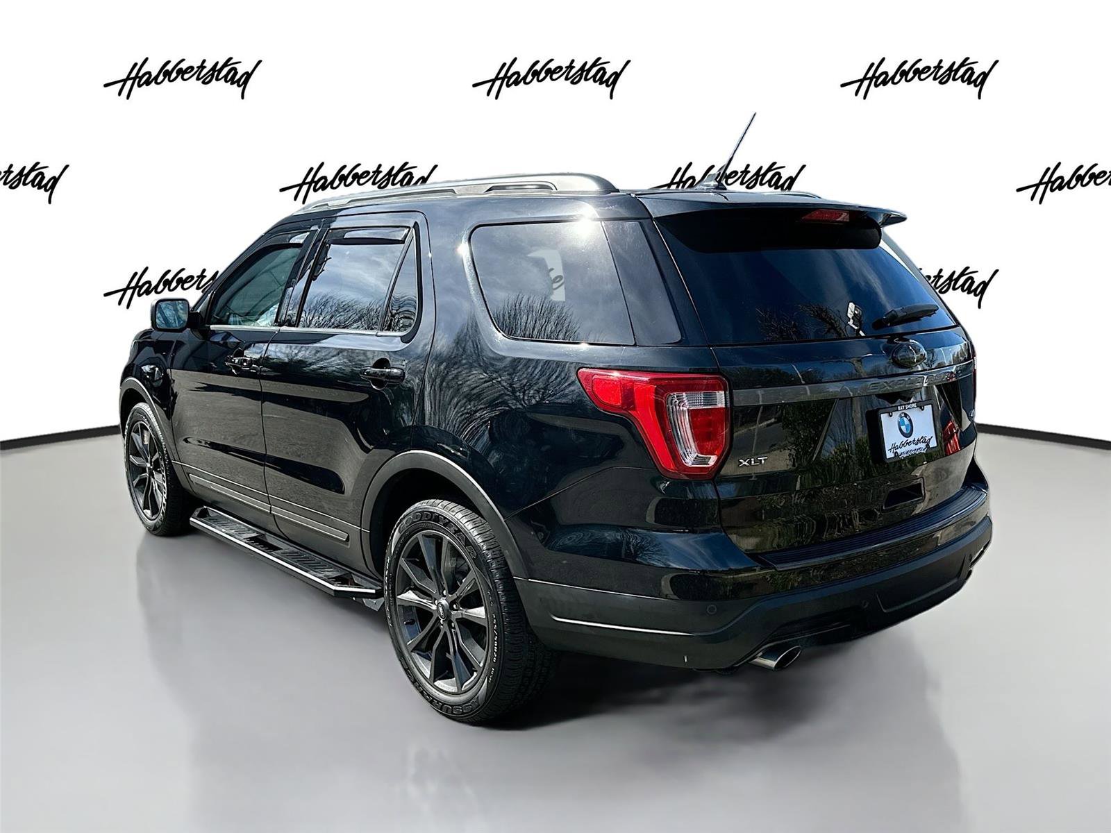 Used 2018 Ford Explorer XLT w/ Equipment Group 202A image 7