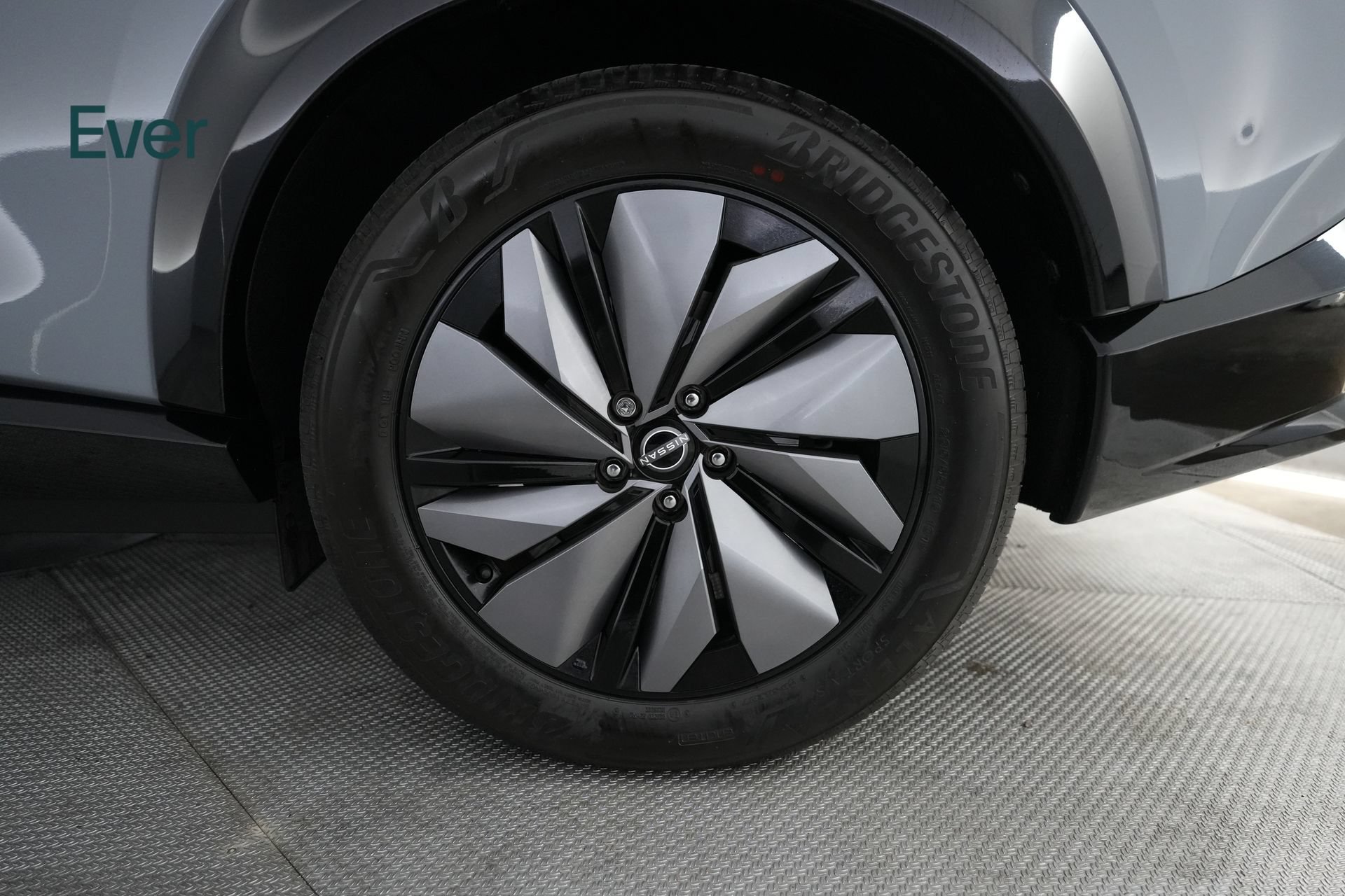 Used 2024 Nissan Ariya AWD image 9