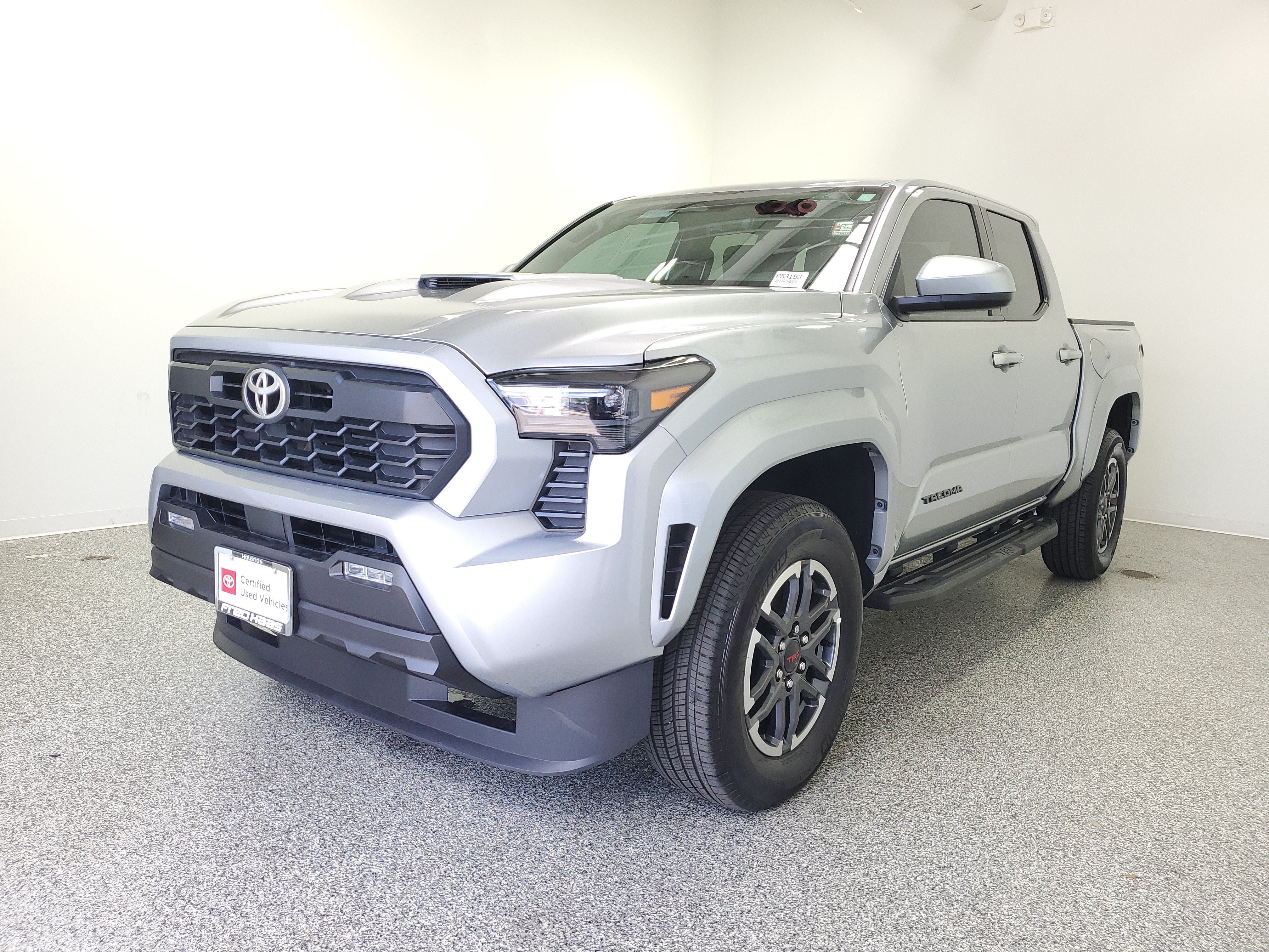 Certified 2025 Toyota Tacoma TRD Sport AWD/4WD image 2