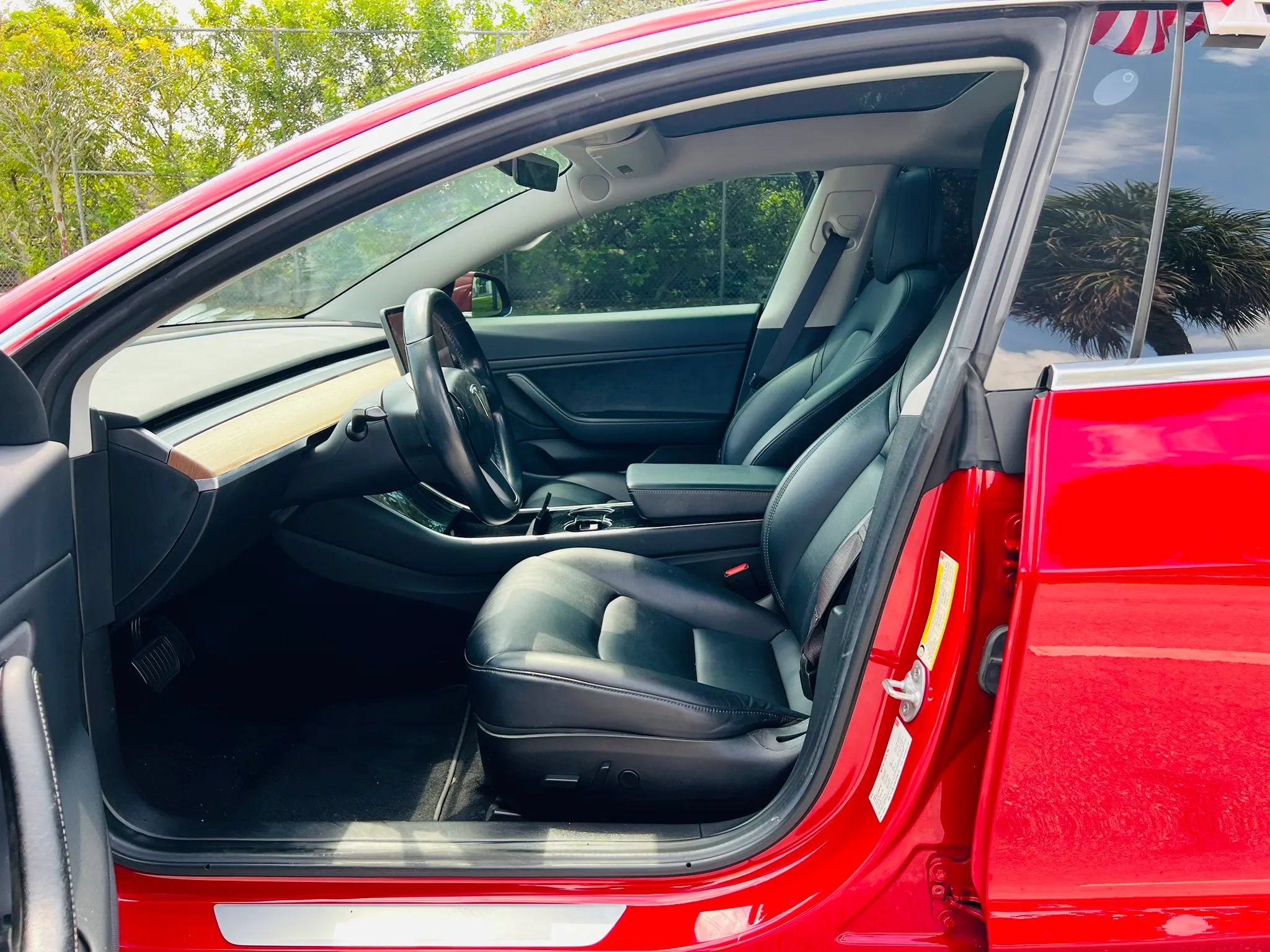 Used 2018 Tesla Model 3 Long Range RWD image 9