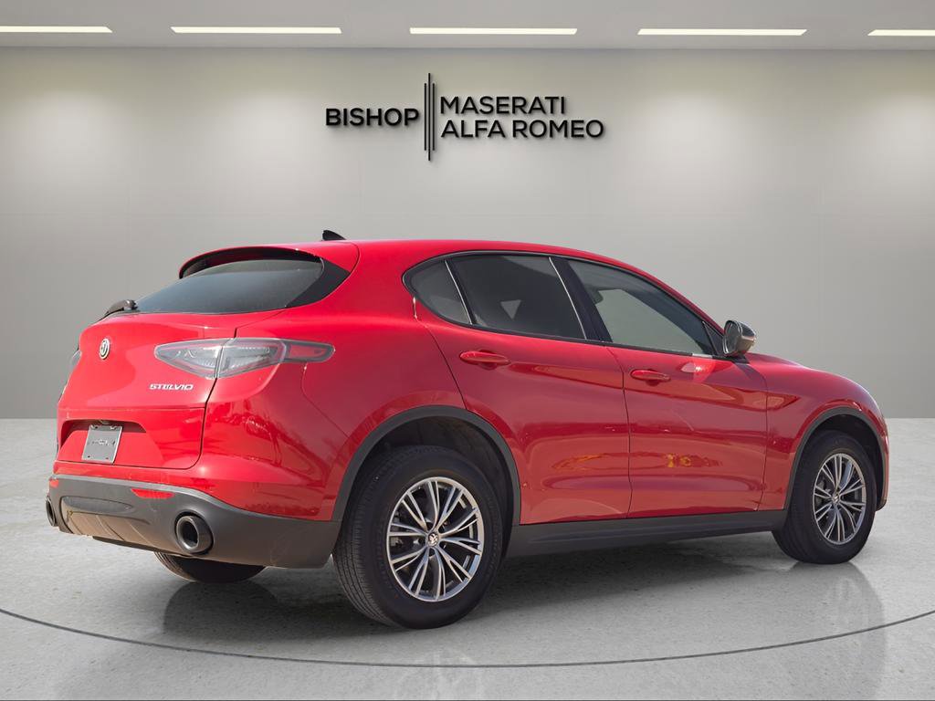 Used 2024 Alfa Romeo Stelvio Sprint image 8