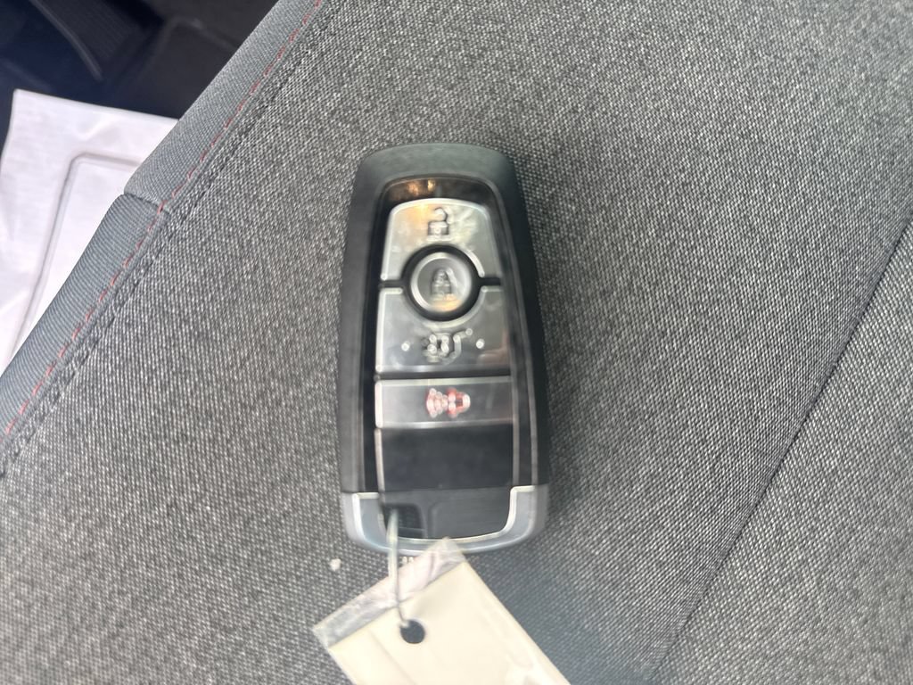 Used 2025 Ford Explorer Active AWD/4WD image 32