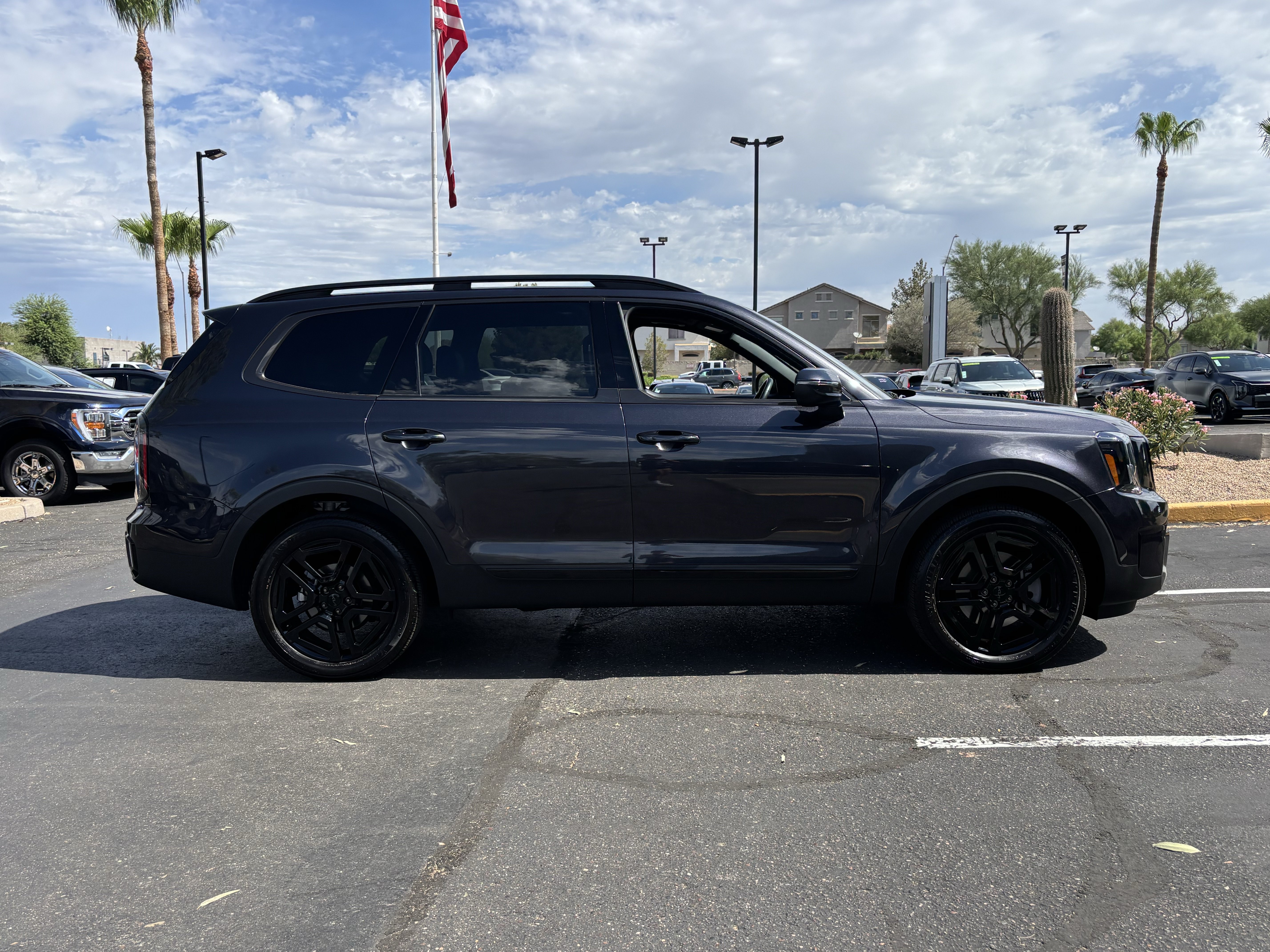 Certified 2025 Kia Telluride EX X-Line AWD/4WD image 2