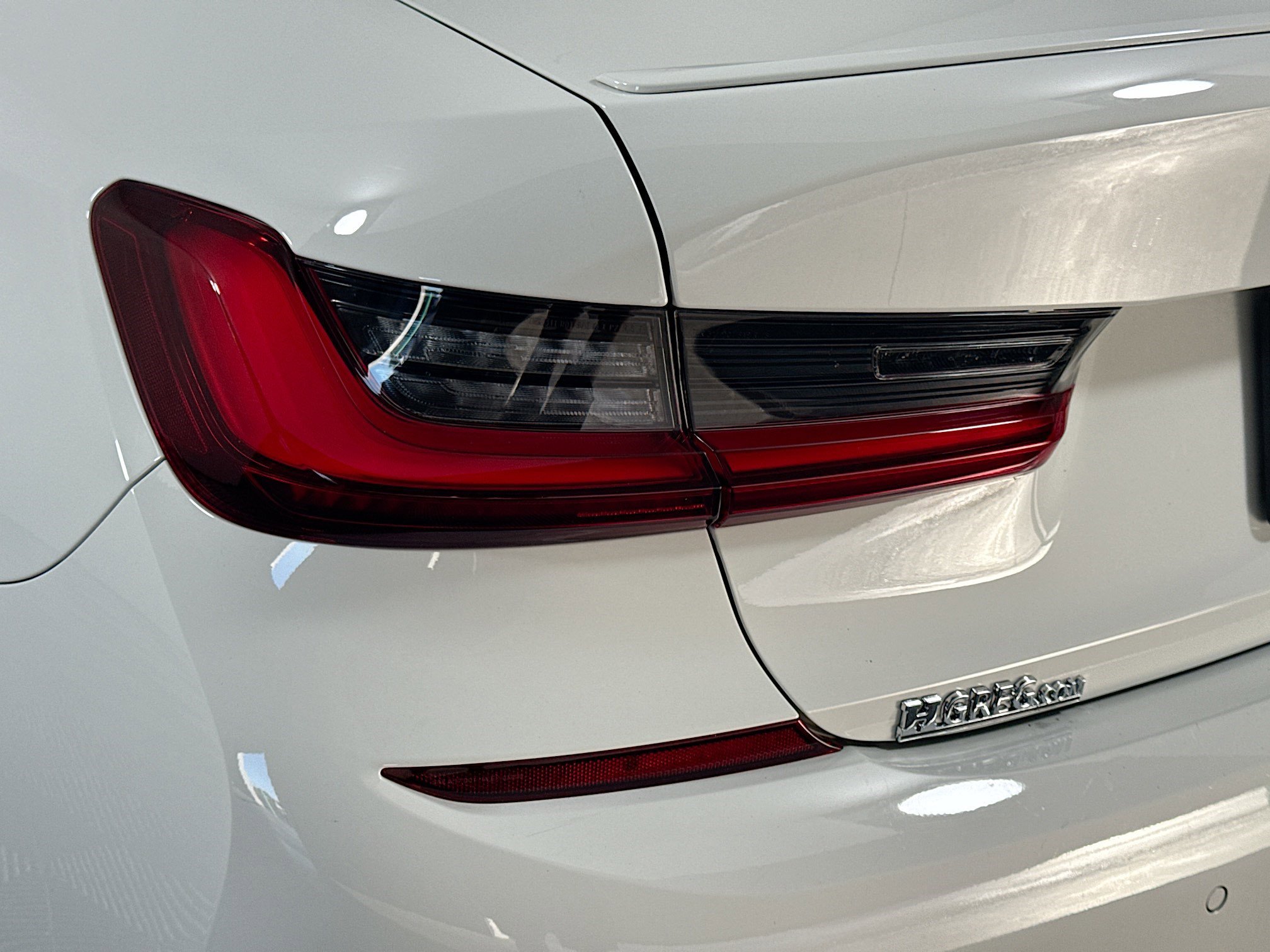 Used 2022 BMW 330e w/ M Sport Package image 36