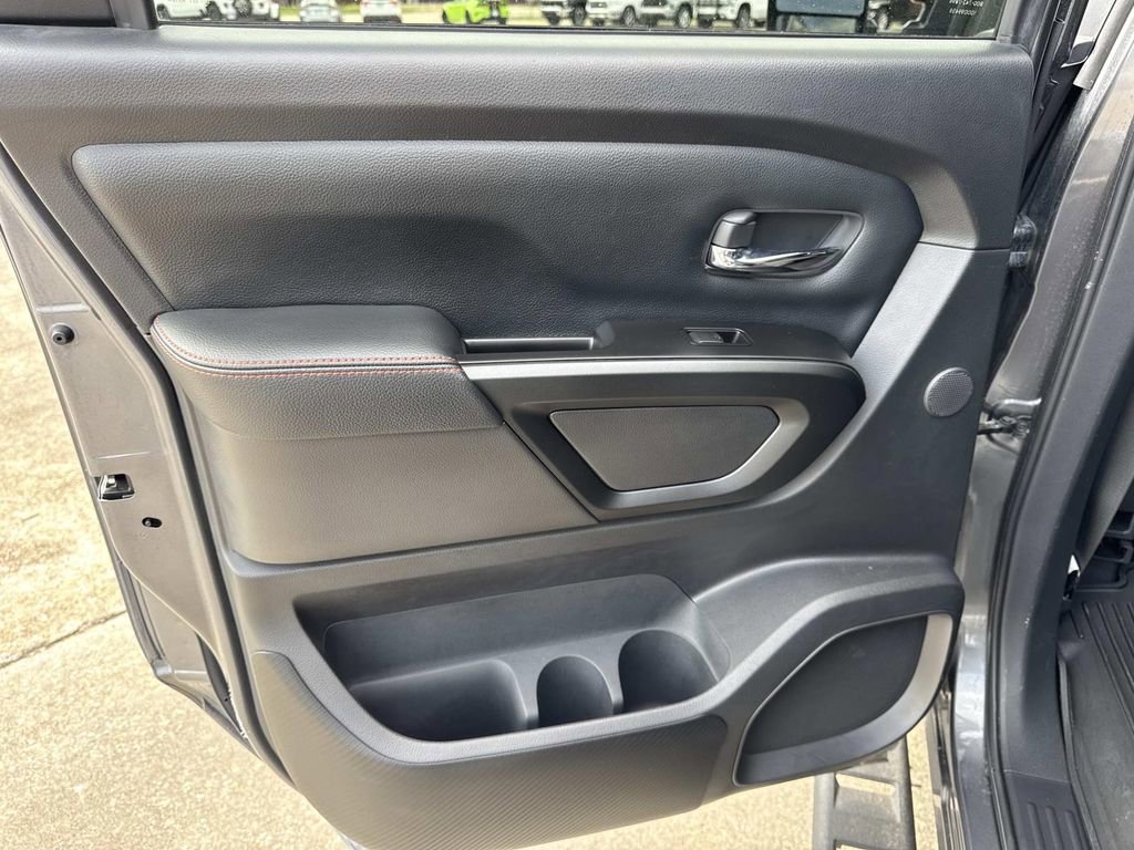Used 2023 Nissan Titan PRO-4X image 29