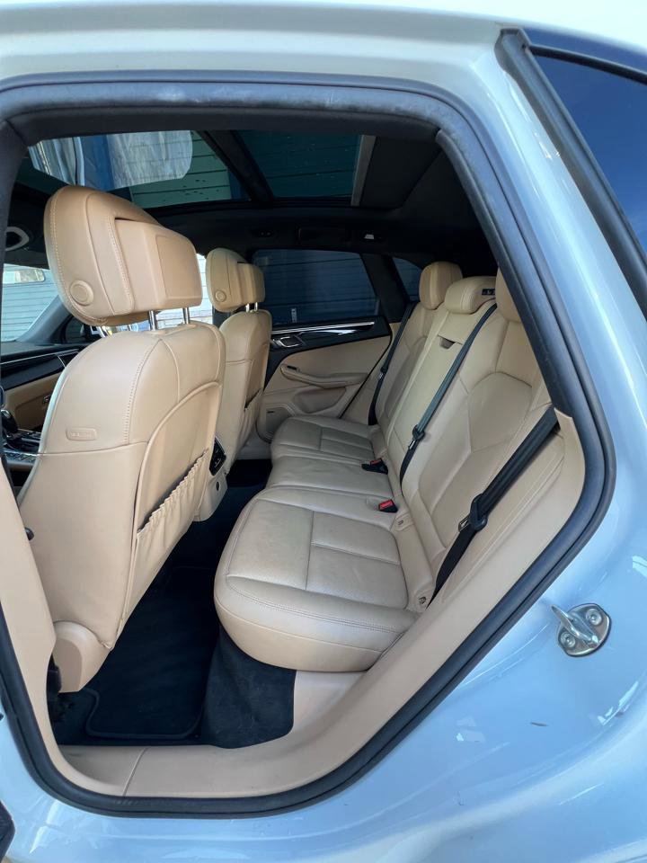 Used 2018 Porsche Macan image 12
