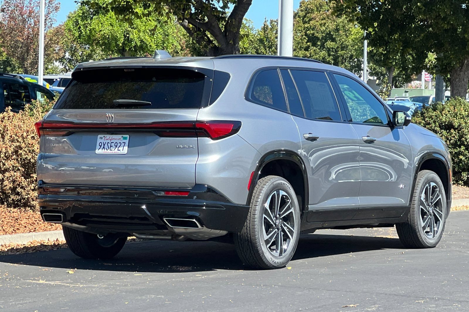 Used 2026 Buick Enclave Sport Touring w/ Power Package FWD image 4