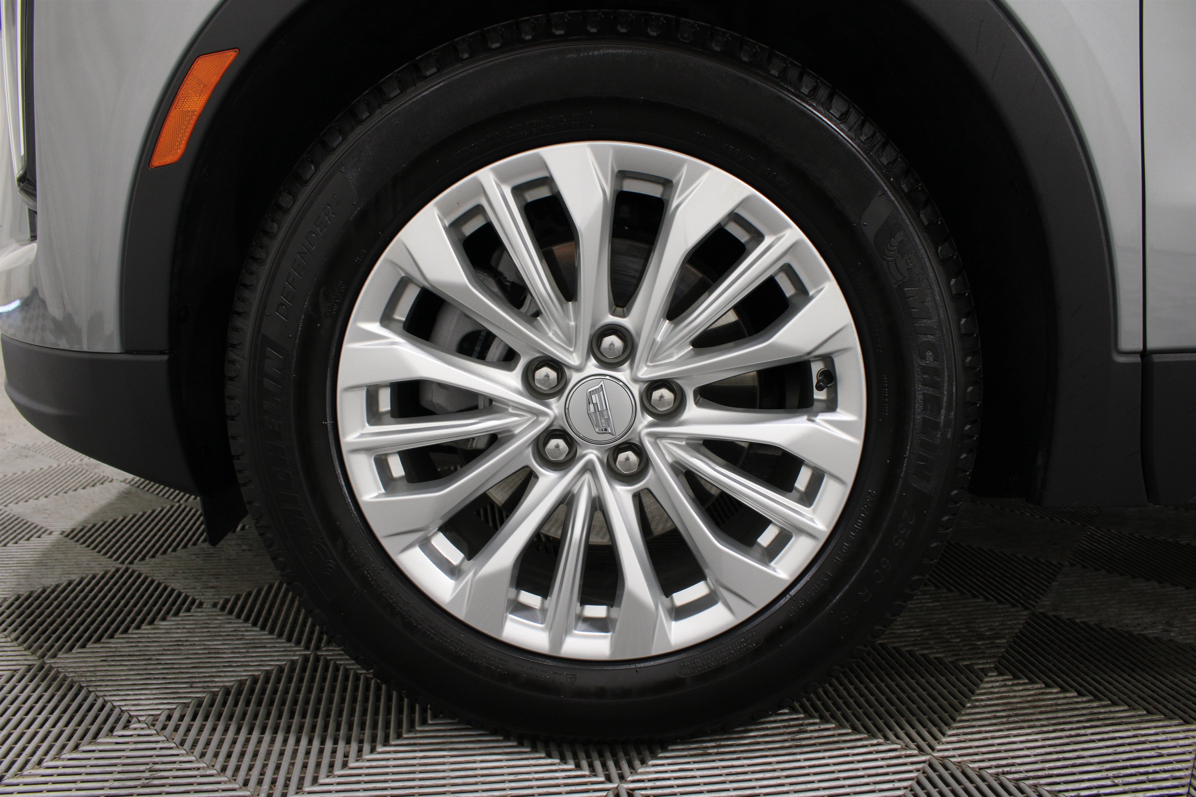 Certified 2024 Cadillac XT4 Luxury w/ Cold Weather Package FWD image 40