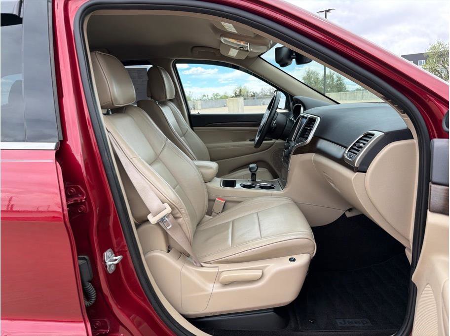 Used 2015 Jeep Grand Cherokee Laredo w/ Quick Order Package 23E AWD/4WD image 14