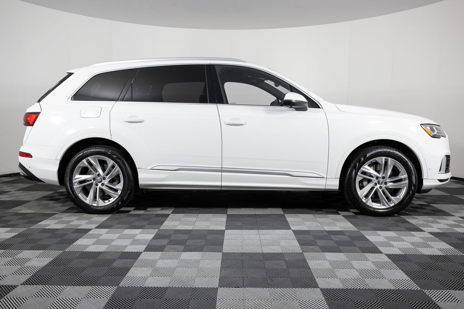 Used 2021 Audi Q7 2.0T Premium w/ Convenience Package image 9