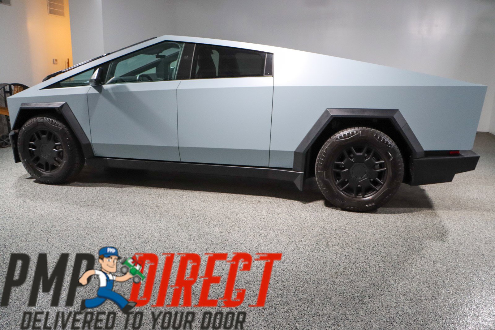 Used 2024 Tesla Cybertruck AWD Crew Cab image 10