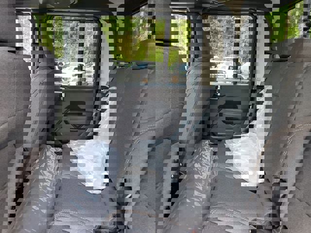 New 2025 Jeep Gladiator Sport image 15