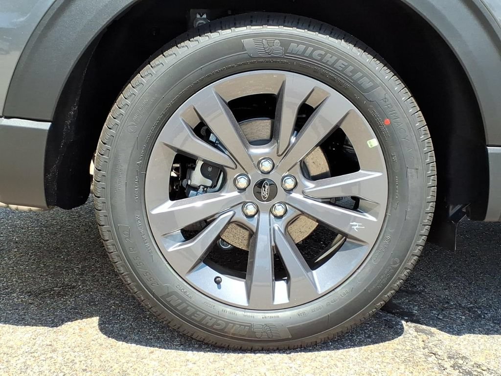 New 2026 Ford Explorer Active w/ Active Comfort Package AWD/4WD image 8