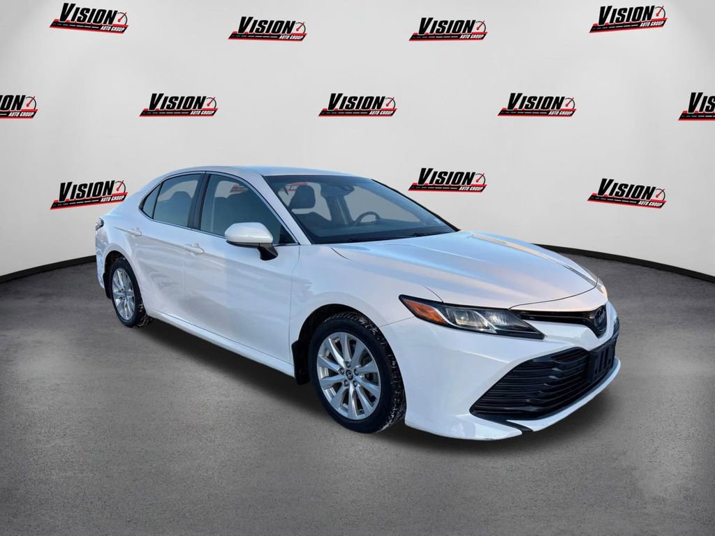 Used 2018 Toyota Camry LE image 3
