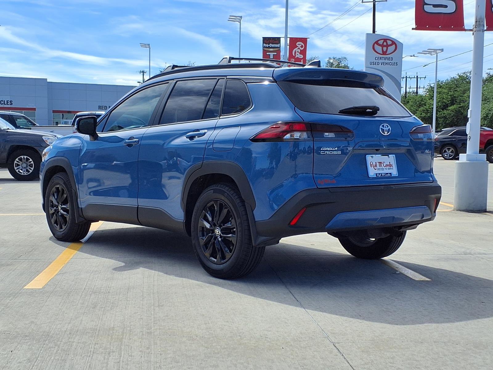 Used 2026 Toyota Corolla Cross LE image 7